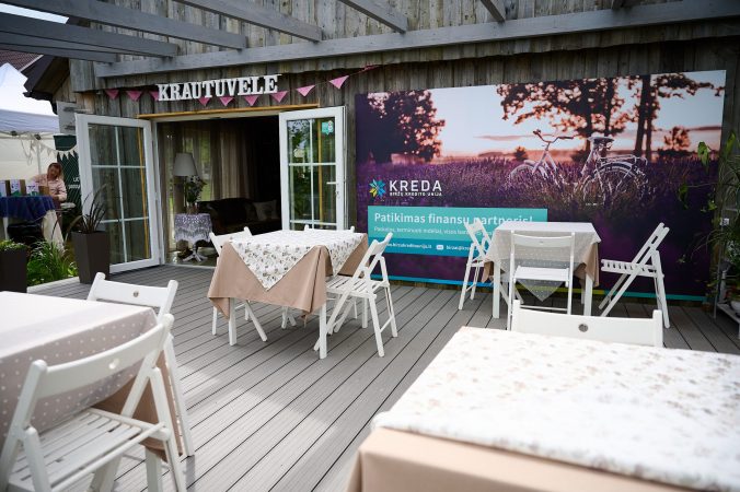 krautuvele-levandu-ukis-produktai-is-ukio Krautuvėlė prekiauja tiesiai iš levandų ūkio